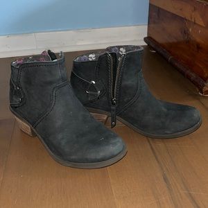 Teva Booties Size 7.5
